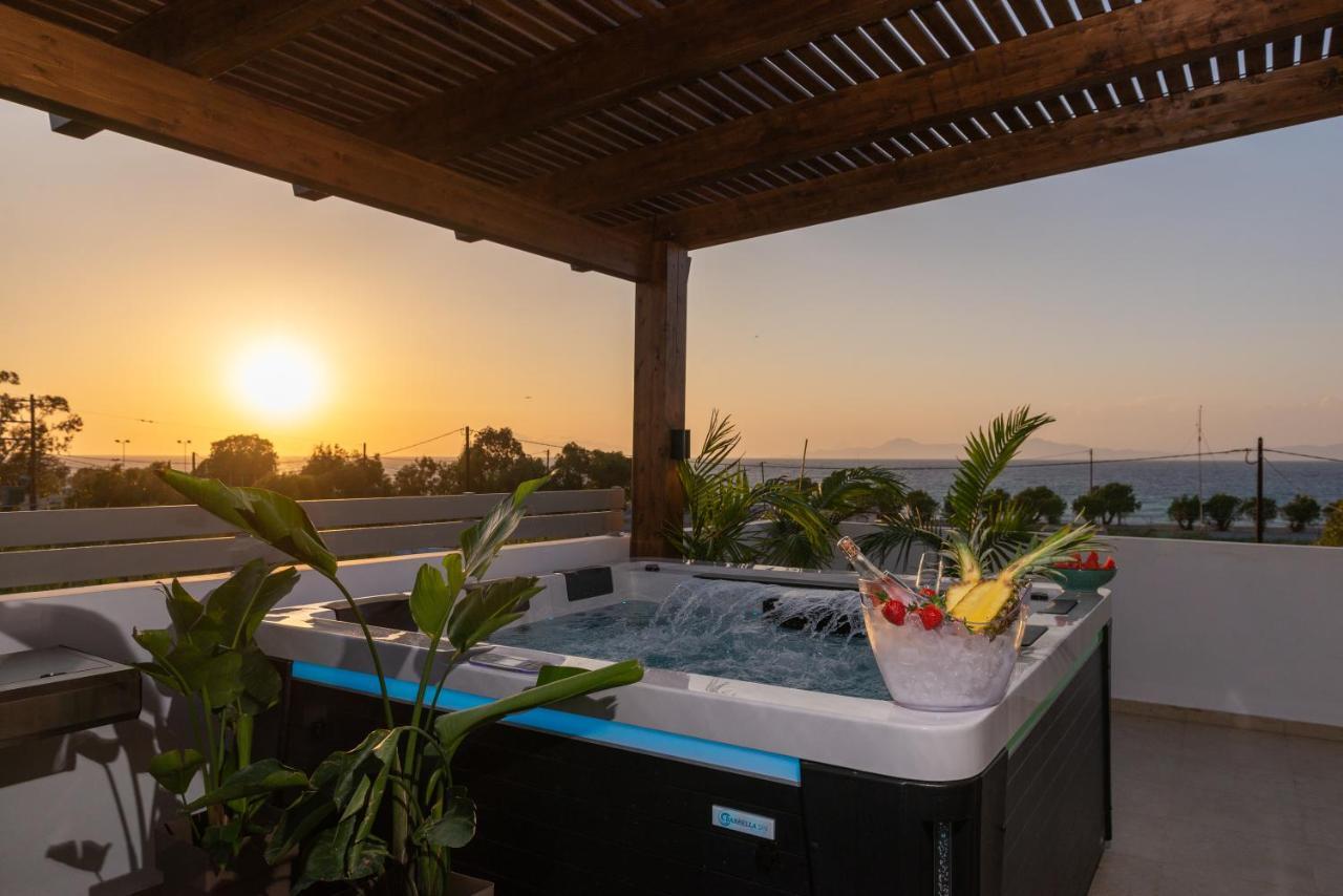 Odyssea Top View & Hot Jacuzzi Front Beach Kremastí Exterior foto