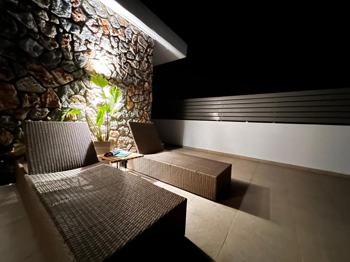 Odyssea Top View & Hot Jacuzzi Front Beach Kremastí Exterior foto