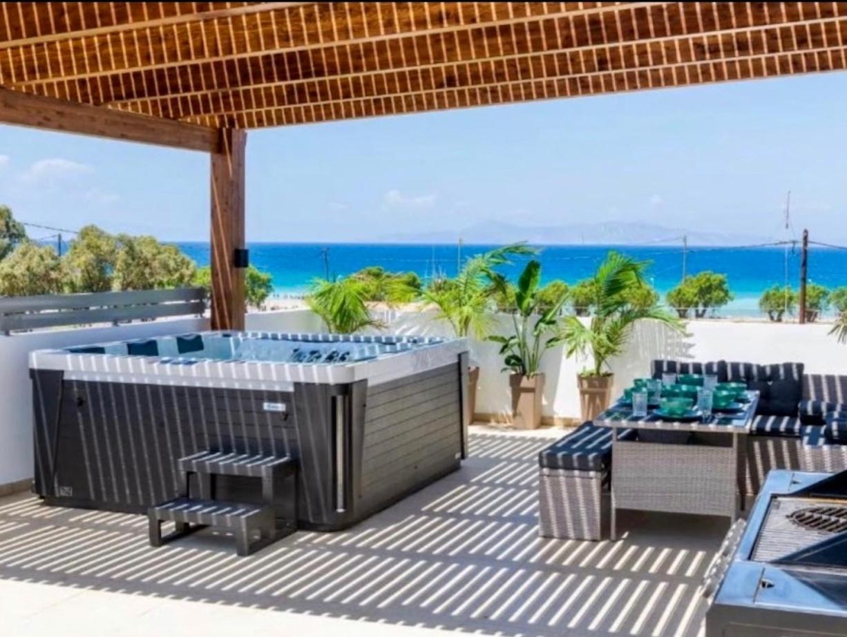Odyssea Top View & Hot Jacuzzi Front Beach Kremastí Exterior foto